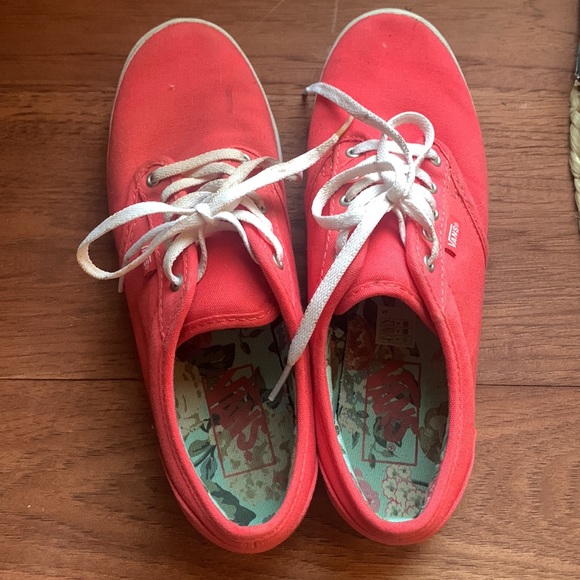 Vans - Picture 2 of 3